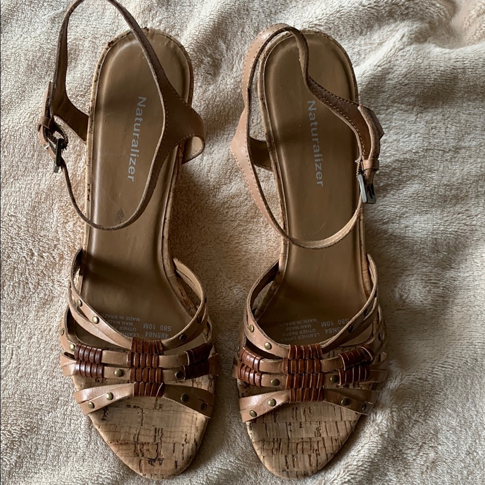Naturalizer Tan Sandals with Sleek Design and Comfort